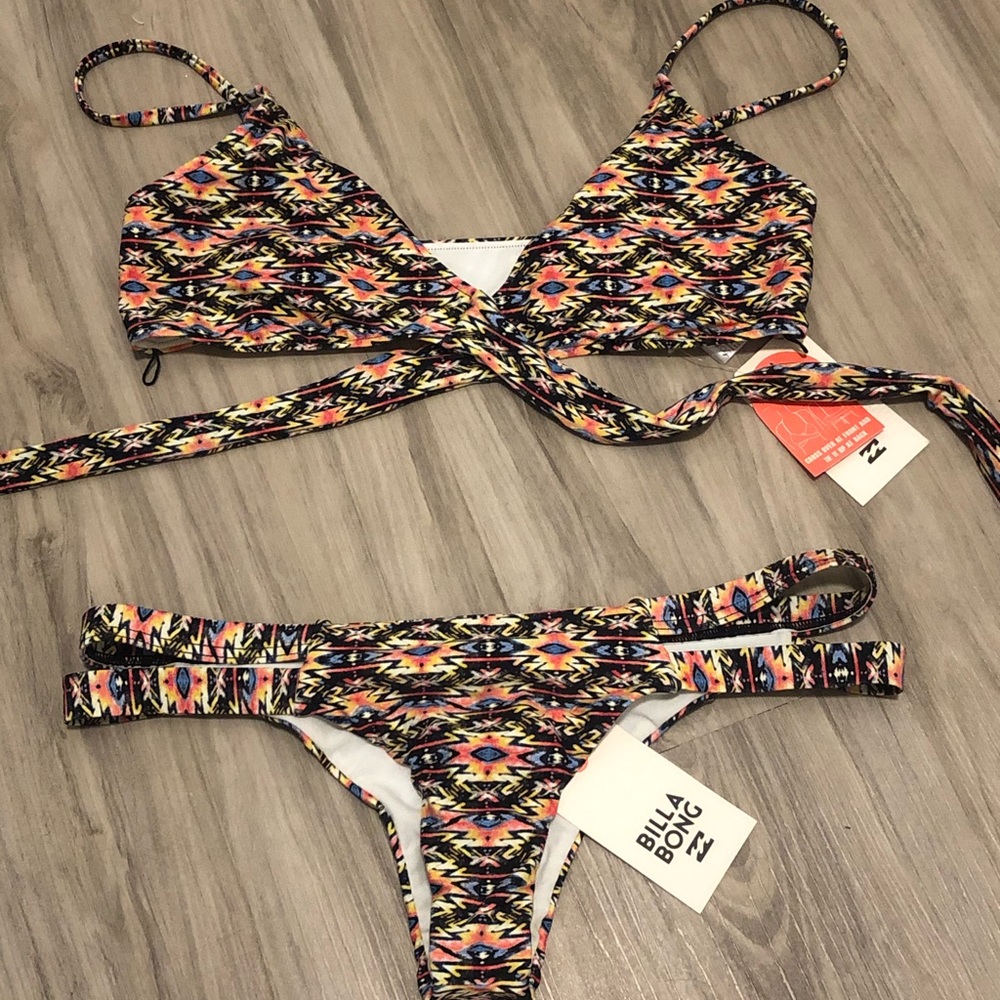 NWT Billabong Bikini Size Large